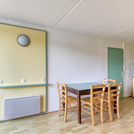 Vacanceole - Le Domaine De Confolant Apartment *