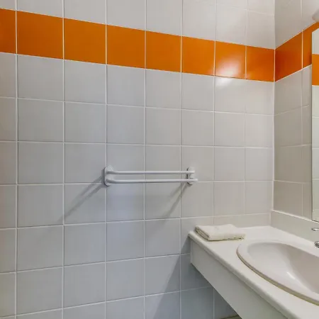 Vacanceole - Le Domaine De Confolant Apartment *