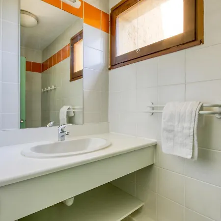 Vacanceole - Le Domaine De Confolant Apartment *