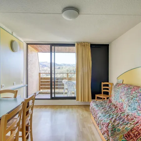 Vacanceole - Le Domaine De Confolant Apartment *