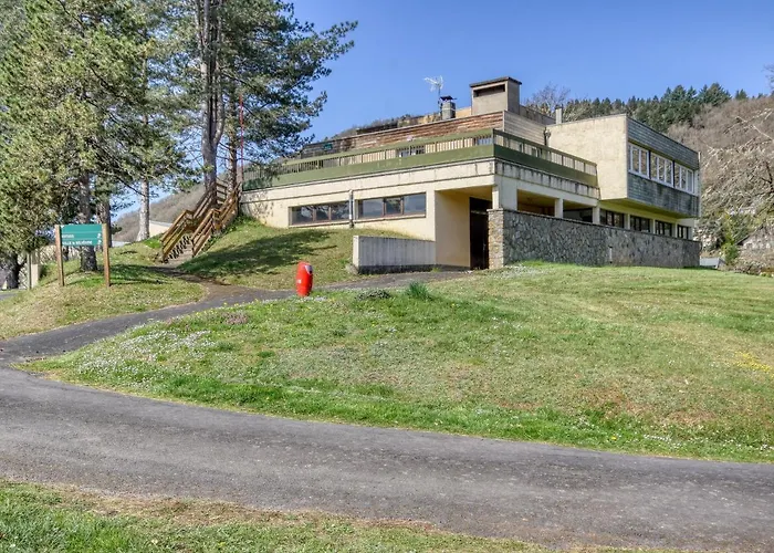 Апартаменты Vacanceole - Le Domaine De Confolant Miremont (Puy-de-Dome)