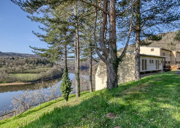 Vacanceole - Le Domaine De Confolant *